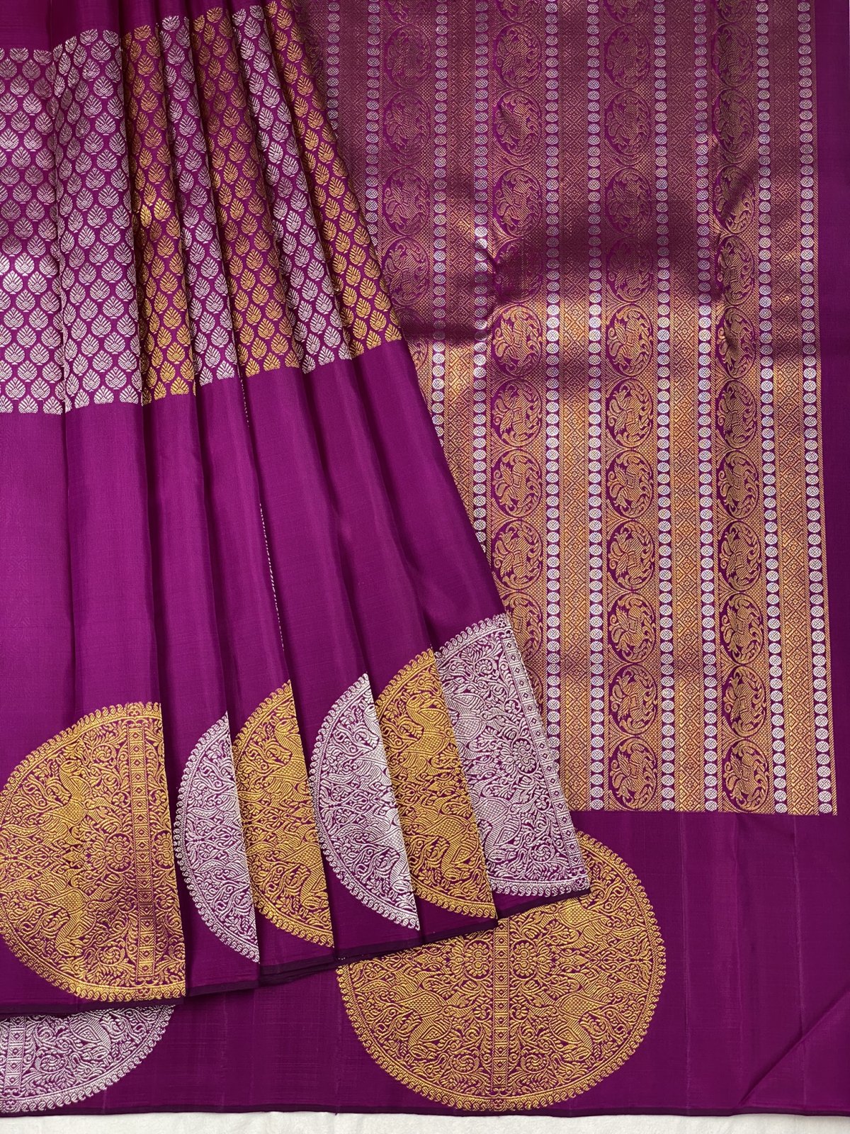 Women's Kanjeevaram Silk Magenta Woven Design Designer Saree With Blouse Piece