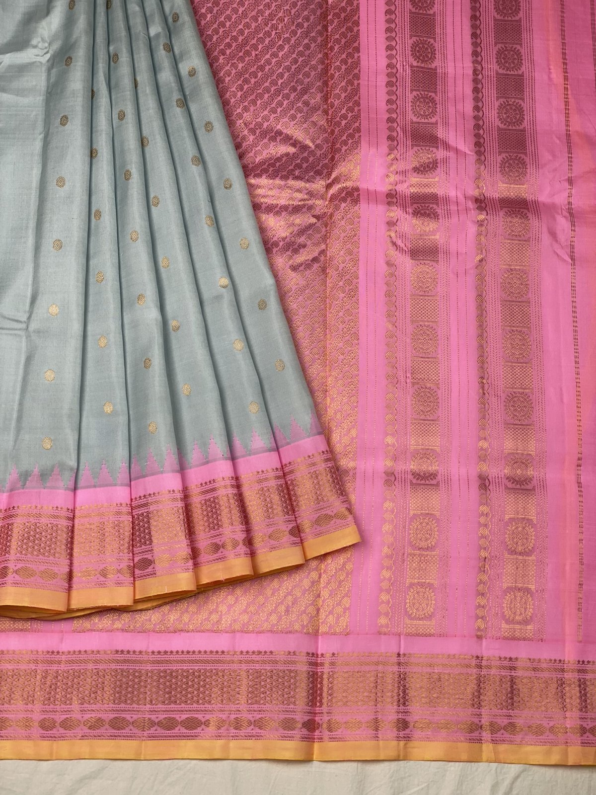 Cloud Grey Gadwal Silk Saree