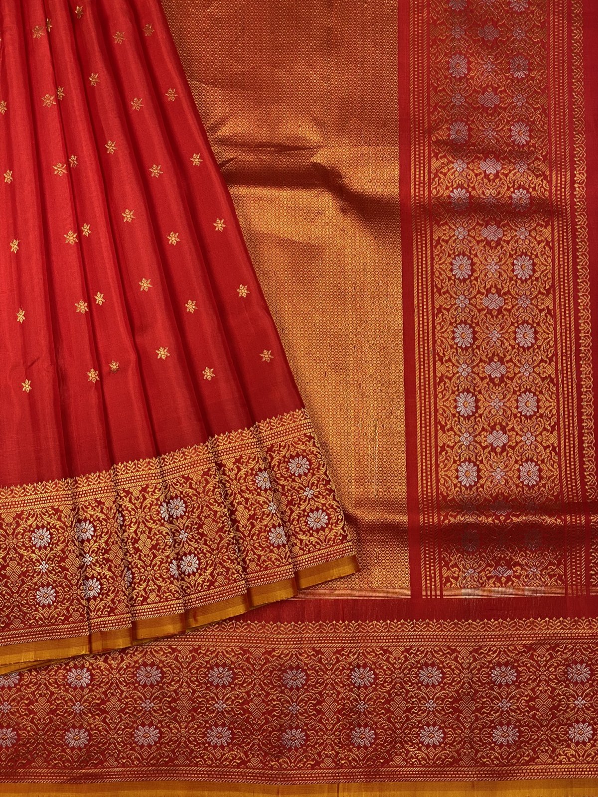 GADWAL RED SILK SAREE 
